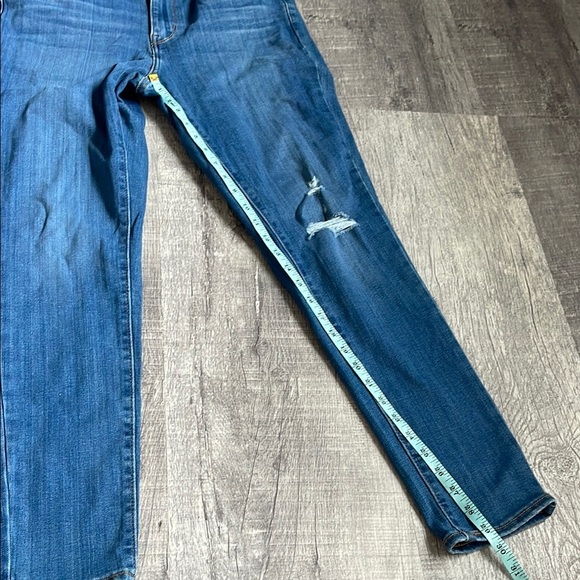 LEVIS 721 HIGH RISE SKINNY JEANS - Picture 5 of 9